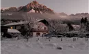 Hausansicht mit dem Wilden Kaiser im Hintergrund