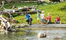 hd-steinewerfen-mit-der-familie-am-filzalmseeÂ©mir