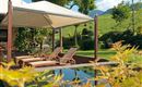 Hotel Mödlinger Garten mit Liegestühlen