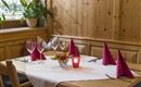 Hotel_Post_Dorfplatz_11_Westendorf_Stube_Tischdeck