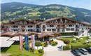 Hotel Sonne im Sommer - Außenansicht mit Eingang