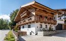 Kinkara_Lodge_Lendstrasse_42_Kirchberg_Haus_aussen