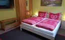 Schlafzimmer für 3 Personen mit TV