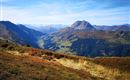 Schwarzkogel mit Blick zum Rettenstein