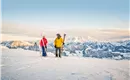 skifahrer-vor-winter-bergkulisse-in-den-kitzbuehel