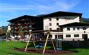 Spielplatz mit Hotel
