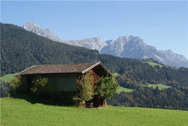 unser Heustadl in der Herbstsonne