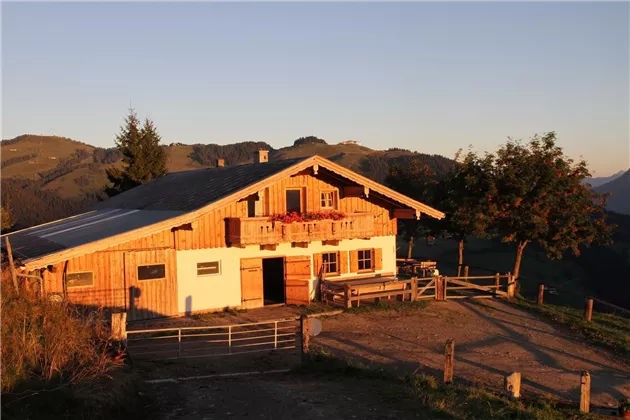 Unsere Alm im Sonnenuntergang