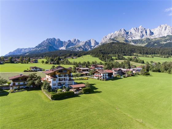 Unsere Pension mit vielen grünen Wiesen