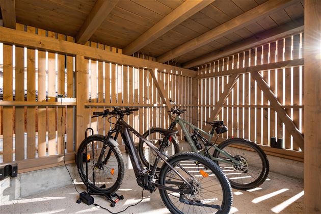 Unterstellplatz für E-Bikes mit Strom