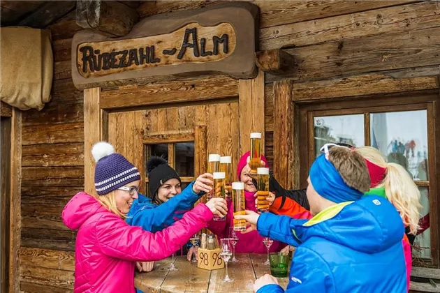 web-huettengaudi-apres-ski-ruebezahl-ellmau-foto-v