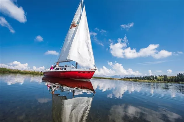 web-segelbootfahren-jochstubnsee-scheffau-foto-mar