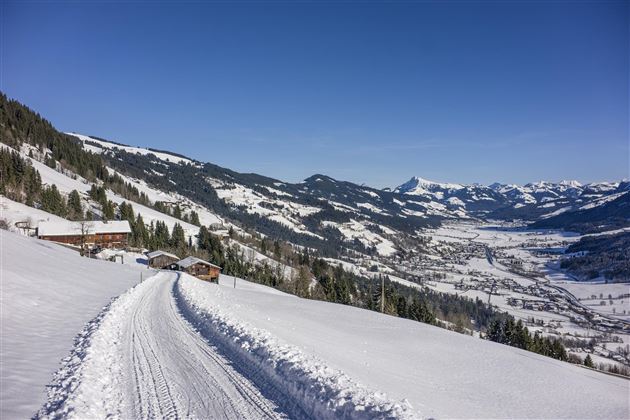 Winterwanderweg zum Haus