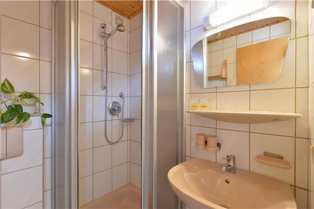 Zimmer 1 Badezimmer