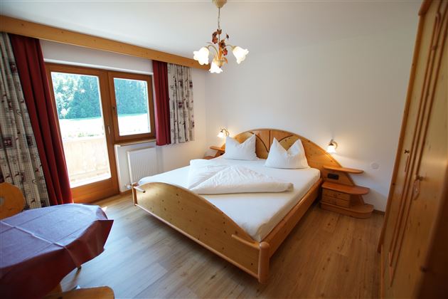 Room 1 of the Ellmauer Tor Apartments.