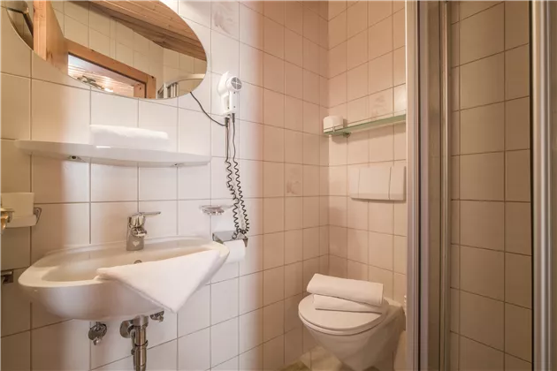 Zimmer 2 Zuhaus Badezimmer