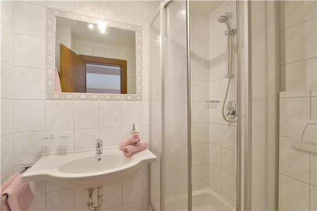 Zimmer 5 Badezimmer