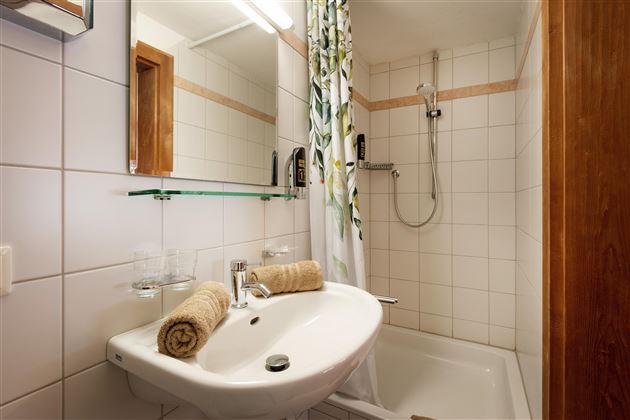 Zimmer 5 Badezimmer