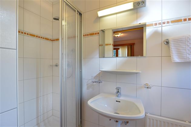 Zimmer 6 Badezimmer