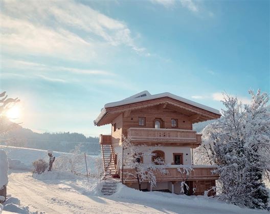 Zuhaus Winter außen